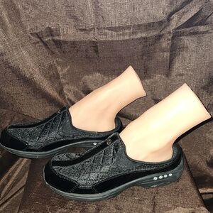 Easy Spirit Traveltime Classic Clogs Size 8.5